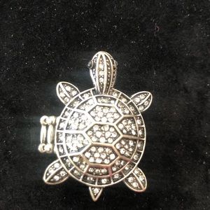 Turtle silver and Rhinestone ring